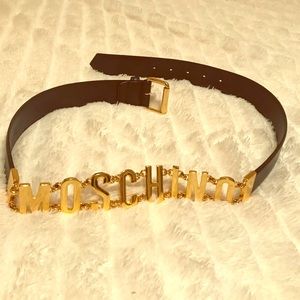 Moschino belt great condition gold and black